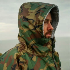 Northcore Beach Basha Sport Long Sleeve Changing Robe / Poncho -Surf Sales Shop 29245 202320Northcore20Beach20Basha20Sport20Long20Sleeve20Changing20Robe20Poncho20NOCO24N20 20Camo208.2000x2000