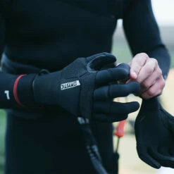 Mystic Marshall 3mm Precurved Neoprene Gloves -Surf Sales Shop 31755 202220Mystic20Marshall203mm20Precurved20Neoprene20Gloves2020004620 20Black20222.2000x2000