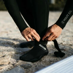 Mystic Majestic 3mm Neoprene Split Toe Boots -Surf Sales Shop 34026 202220Mystic20Majestic205mm20Split20Toe20Boots2020003420 20Black20Lifestyle201.2000x2000