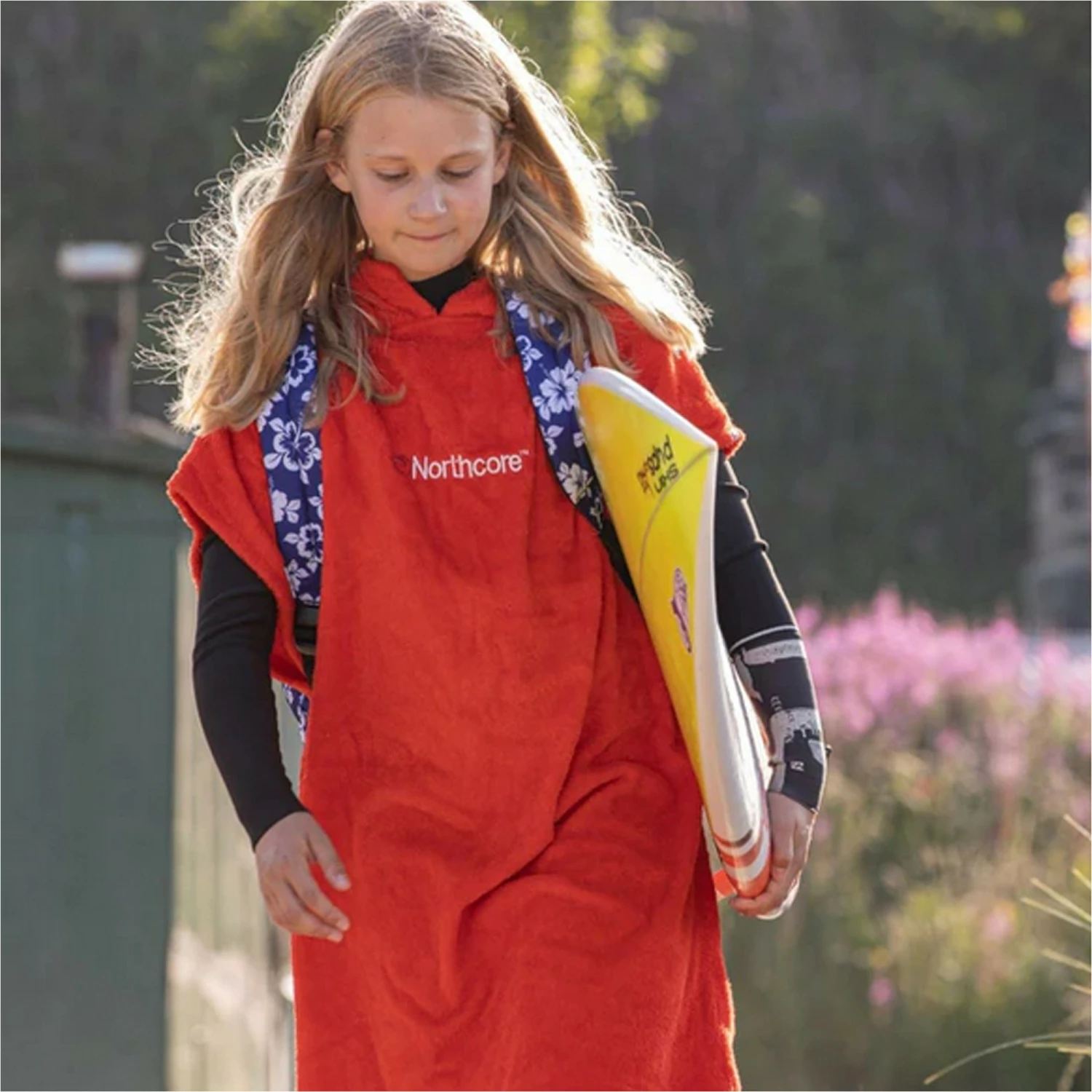 Northcore Kids Beach Basha Hooded Towel Changing Robe / Poncho 5 Northcore Kids Beach Basha Hooded Towel Changing Robe / Poncho - Image 3