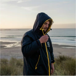 Primaloft® Outdoor Changing Robe -Surf Sales Shop 40716 ACC0005 9.2000x2000