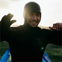 Mystic Supreme 4mm Precurved Gloves 14 Mystic Supreme 4mm Precurved Gloves -Surf Sales Shop 42053 202220Mystic20Supreme204mm20Precurved20Gloves2035015.23002620 20Black20Lifestyle204.2000x2000