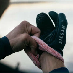 Mystic Supreme 5mm Lobster Gloves 14 Mystic Supreme 5mm Lobster Gloves -Surf Sales Shop 42054 202220Mystic20Supreme205mm20Lobster20Gloves2035015.23002520 20Black20Lifestyle202.2000x2000
