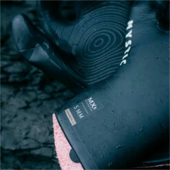 Mystic Supreme 5mm Lobster Gloves 13 Mystic Supreme 5mm Lobster Gloves -Surf Sales Shop 42054 202220Mystic20Supreme205mm20Lobster20Gloves2035015.23002520 20Black20Lifestyle203.2000x2000