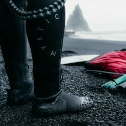 Mystic Supreme 5mm Split Toe Wetsuit Boots -Surf Sales Shop 42057 202220Mystic20Supreme203mm20Split20Toe20Wetsuit20Boot2035015.230032 20Black20Lifestyle202.2000x2000