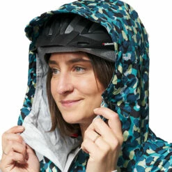 Unisex Rain Poncho -Surf Sales Shop 42999 202320Voited20Unisex20Rain20Poncho20V22UN01BLPOPAR20 20AN20TRacks20Close20Up203.2000x2000