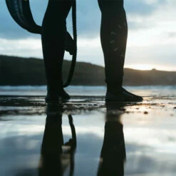 Mystic Roam 3mm Split Toe Wetsuit Socks -Surf Sales Shop 43067 202320Mystic20Roam203mm20Split20Toe20Wetsuit20Socks2035015.230032220 20Black20Lifestyle202.2000x2000