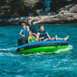 JOBE Junior Neoprene Life Vest 17 JOBE Junior Neoprene Life Vest -Surf Sales Shop 43257 202320Jobe20Junior20Neoprene20Life20Vest2024492101220 20Blue20Lifestyle201.2000x2000