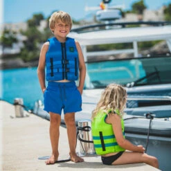 JOBE Junior Neoprene Life Vest 16 JOBE Junior Neoprene Life Vest -Surf Sales Shop 43257 202320Jobe20Junior20Neoprene20Life20Vest2024492101220 20Blue20Lifestyle202.2000x2000