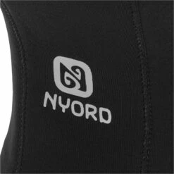 Furno Warm 3mm Wetsuit Hood 11 Furno Warm 3mm Wetsuit Hood -Surf Sales Shop 43417 202320Nyord20Furno203mm20Wetsuit20Gloves20NYUGL3M0120 20Black20Close20Up20Logo20Zoomed.2000x2000