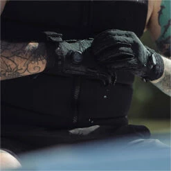 Radar Vapor-K Boa Inside-Out Wakeboarding Gloves -Surf Sales Shop 44359 202320Radar20Vapor K20Boa20Inside Out20Wakeboarding20Gloves20R23GL VA K20 20Black20Shadow20Ariaprene20Lifestyle202.2000x2000