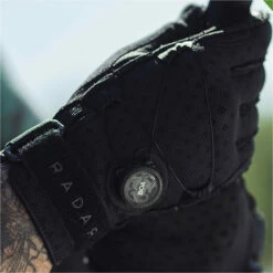Radar Vapor-K Boa Inside-Out Wakeboarding Gloves -Surf Sales Shop 44359 202320Radar20Vapor K20Boa20Inside Out20Wakeboarding20Gloves20R23GL VA K20 20Black20Shadow20Ariaprene20Lifestyle203.2000x2000