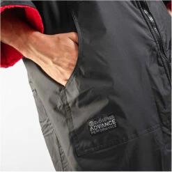 Gul Evorobe Hooded Changing Robe & Nava Performance 30L Duffel Bag Bundle 20 Gul Evorobe Hooded Changing Robe & Nava Performance 30L Duffel Bag Bundle -Surf Sales Shop 44990 32263 202220GUL20Evorobe20Waterproof20Changing20Robe20AC0128 B620 20Black20Red20pocket20close.2000x2000.2000x2000