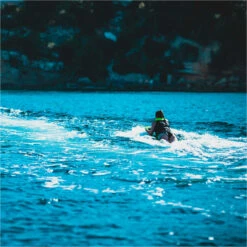 JOBE Slash Kneeboard 18 JOBE Slash Kneeboard -Surf Sales Shop 45207 202320Jobe20Slash20Kneeboard2025252200220 20Lime20Green20Lifestyle201.2000x2000