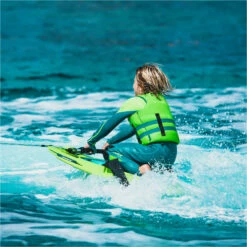 JOBE Slash Kneeboard 17 JOBE Slash Kneeboard -Surf Sales Shop 45207 202320Jobe20Slash20Kneeboard2025252200220 20Lime20Green20Lifestyle203.2000x2000