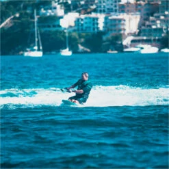 JOBE Slash Kneeboard Package 14 JOBE Slash Kneeboard Package -Surf Sales Shop 45211 202320Jobe20Slash20Kneeboard20Package2025882200220 20Teal20Lifestyle202.2000x2000