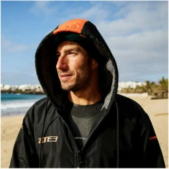 Zone3 Recycled Parka Changing Robe 7 Zone3 Recycled Parka Changing Robe -Surf Sales Shop 45388 202320Zone320Recycled20Parka20Changing20Robe20CW23URPCR10120 20Black2020Grey2020Orange.2000x2000