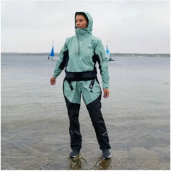 GILL Womens Verso Drysuit -Surf Sales Shop 45409 202320Gill20Womens20Verso20Drysuit204805W20 20Marine20Blue20Lifestyle2044.2000x2000