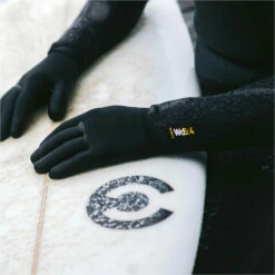 Wired 5mm Neoprene Wetsuit Gloves 9 Wired 5mm Neoprene Wetsuit Gloves -Surf Sales Shop 45753 202320C Skins20Wired205mm20Neoprene20Wetsuit20Gloves20C GLWI520 20Black20Lifestyle.2000x2000