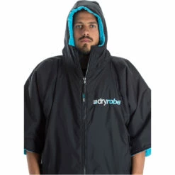 Advance Short Sleeve Changing Robe 13 Advance Short Sleeve Changing Robe -Surf Sales Shop Dryrobe Advance Short Sleeve Premium Outdoor Change Robe DR100 Black Blue Hood.2000x2000