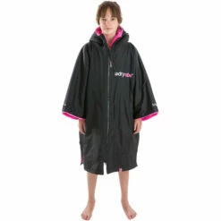 Advance Junior Short Sleeve Change Robe V3 16 Advance Junior Short Sleeve Change Robe V3 -Surf Sales Shop Dryrobe Advance Short Sleeve Premium Outdoor Change Robe DR100 Black Pink 10.2000x2000